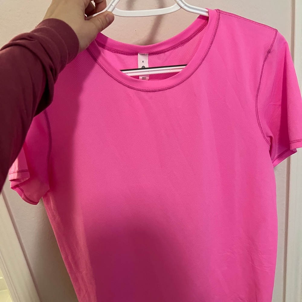 Lululemon workout tops, worn once. Bundle of 2